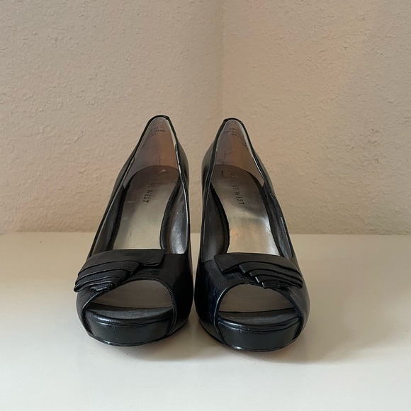 NINE WEST open toed heels - Picture 3 of 8